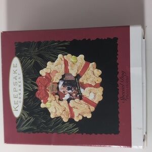 Hallmark Keepsake Dog Ornament 1996 - IOB